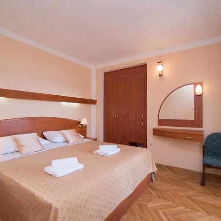By The Sea Barbat, Rab - 4967 Apartman Barbat na Rabu
